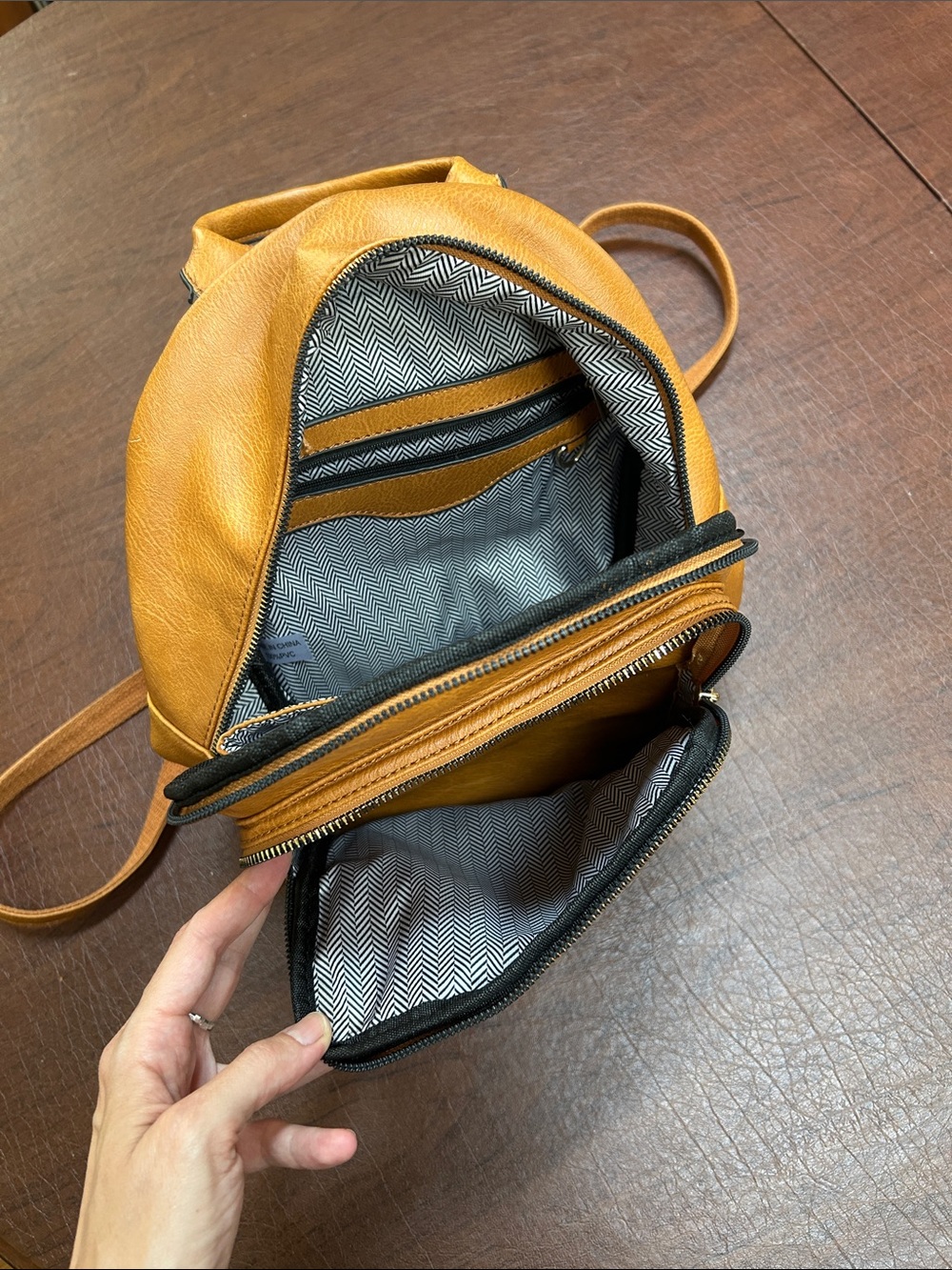 Tan backpack - Picture 6 of 7